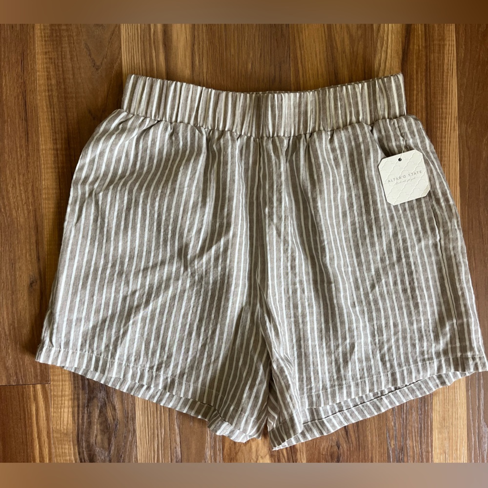 Striped taupe and White Shorts